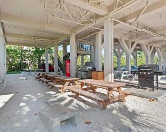 Caribbean Beach Club - Fort Myers Beach - Patio