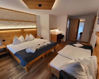 Hotel Europa Guest House - Saas-Fee - Bedroom