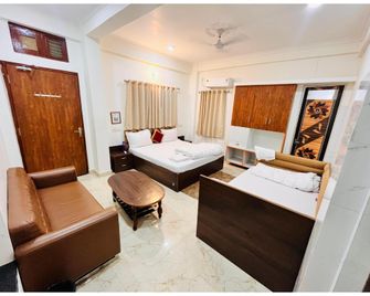 Shri Ram Paying Guest House - Benarés - Habitación