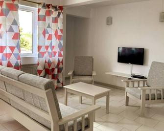 La Péninsule - Town Apartment No. 3 - Curepipe - Living room