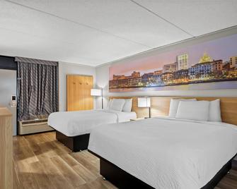 Days Inn by Wyndham Statesboro - Statesboro - Bedroom