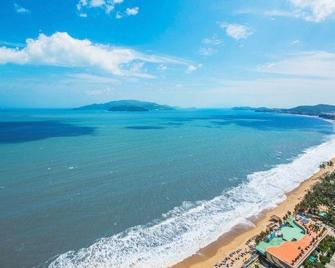 Intercontinental Hotels Residences NHA Trang By IHG - Nha Trang - Beach
