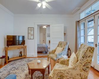 Walkable Savannah Escape in Historic District! - Savannah - Soggiorno