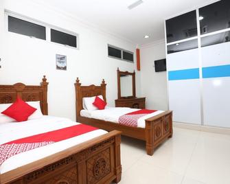 OYO 89435 Nusantara Group Hotel - Jerteh
