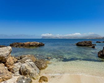 Phi Hotel La Tonnara di Bonagia - Valderice - Beach