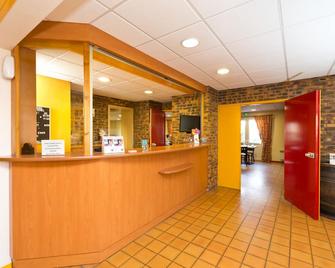 Inter-Hotel Prest' Epinal - Chavelot - Front desk