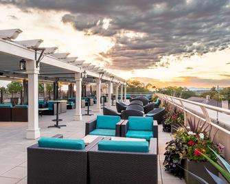 دروري بلازا هوتل بسانتا في - سانتا في - شرفة مرصوفة