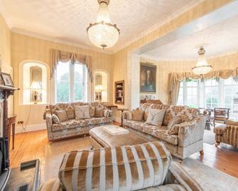 Florence Nightingale Suites at Lea Hurst - Alderwasley - Living room