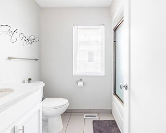 Luxury Downtown Townhome Private Garage - Cleveland - Bad