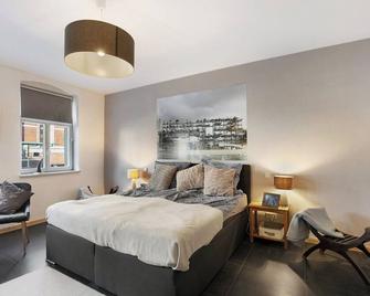 Schöne Altstadtwohnung In Neuruppin - Neuruppin - Bedroom
