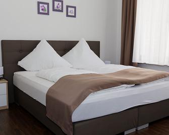 Hotel Hüttl - Garni - Worms - Bedroom