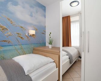 Sonnenwinkel Wohnung 5 - Kellenhusen - Schlafzimmer