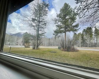 1b, 1b Mtn. Getaway Min. From Skiing. - Wilson - Balkon