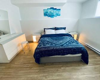 Awesome suite in Riverview. Few minutes walk to Mill Creek Trail Park! - Riverview - Bedroom
