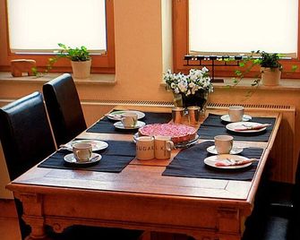 4-star apartment with 90sqm in an open design over 3 floors - Eslohe - Essbereich