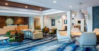 Fairfield Inn & Suites by Marriott Kelowna - Kelowna - Recepción