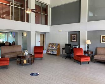 Ramada by Wyndham Luling - Luling - Lobby