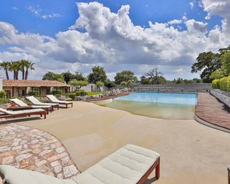 Masseria Casina Vitale - Ceglie Messapica - Басейн