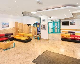 Jugendgästehaus Linz - Linz - Lobby