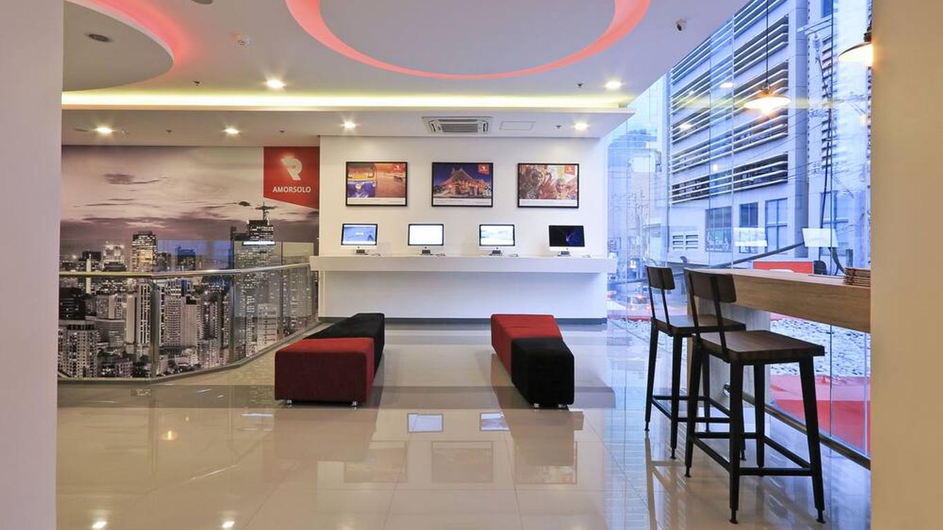 Red Planet Makati Amorsolo