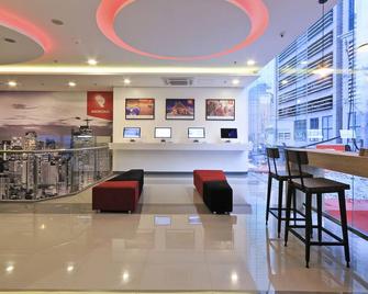 Red Planet Makati Amorsolo - Manila - Lobby