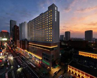 Furama Hotel Shenyang - Shenyang - Building