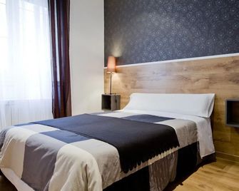 Hostal Noviciado - Madrid - Habitació