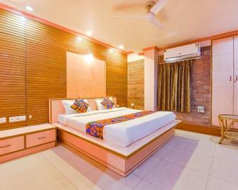 Fabhotel Fly View - Jaipur - Habitación