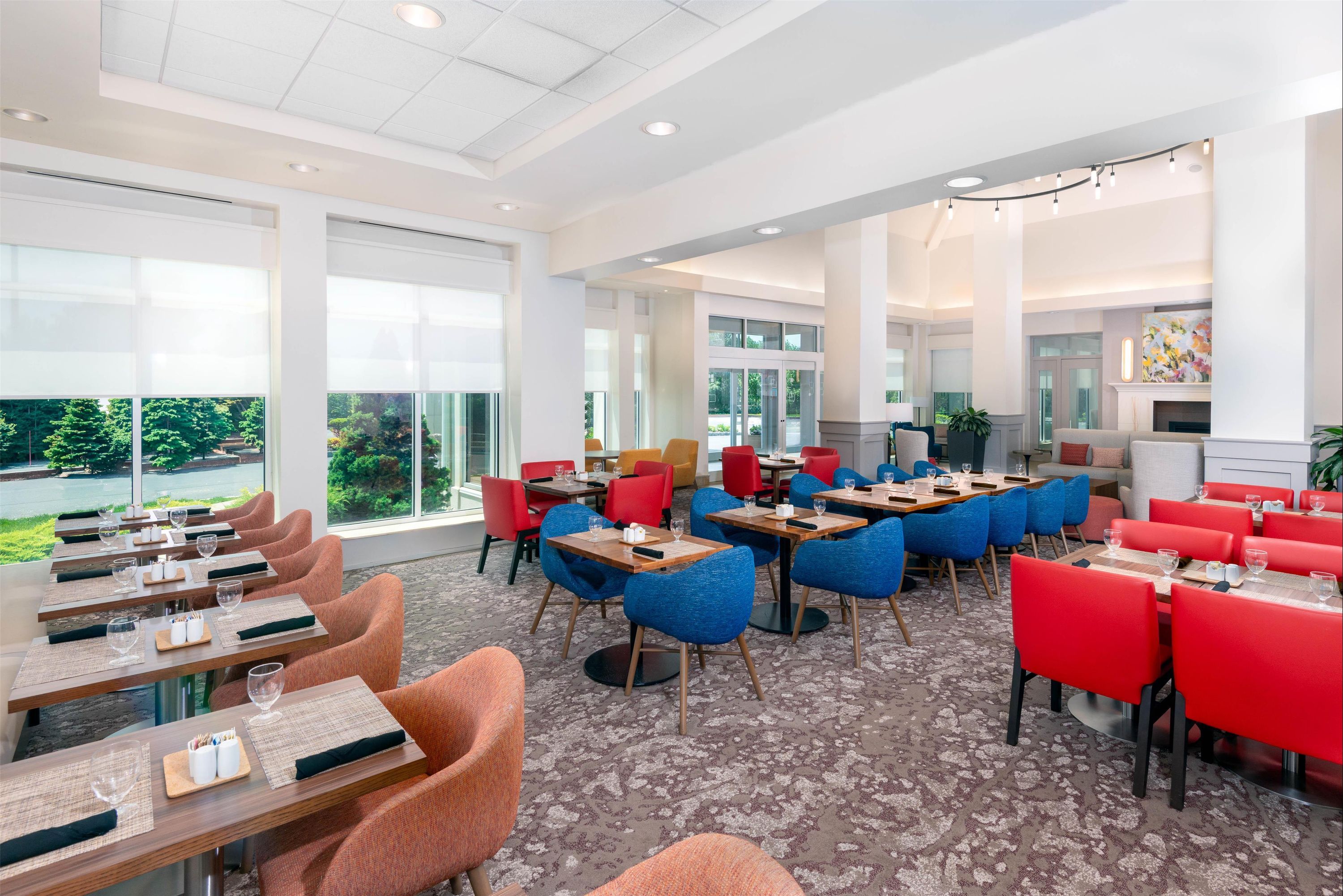 Hilton Garden Inn Wayne - וויין - מסעדה