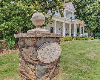 Veranda Historic Inn - Senoia