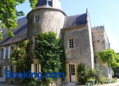 La chambre de la Tour - Lugon-et-l'Île-du-Carnay - Building