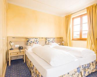 Hotel Und Landgasthof Altwirt - Holzkirchen - Bedroom