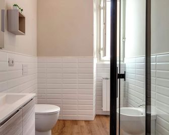 Mamo Florence Freedom Apartaments Robert - Florence - Badkamer