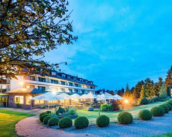 Best Western Hotel Brunnenhof - Weibersbrunn - Building