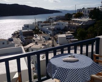 Diosmarini Studios & Apartments - Chora - Balcón