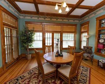 Captain Henderson House - Arkadelphia - Essbereich