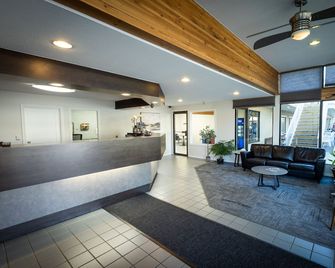 Siesta Suites - Kelowna - Rezeption