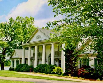 The B & B at Queenslake - Georgetown - Building