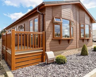 12 Bucklesham Park - Ipswich - Building