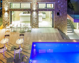 Core Hotel - Polychrono - Pool
