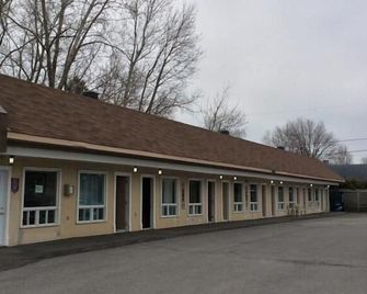 Auberge Du Lac Beauchamp - Gatineau - Gebäude