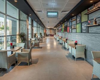 Park Inn By Radisson Jubail Industrial City - Al Jubail - Bar