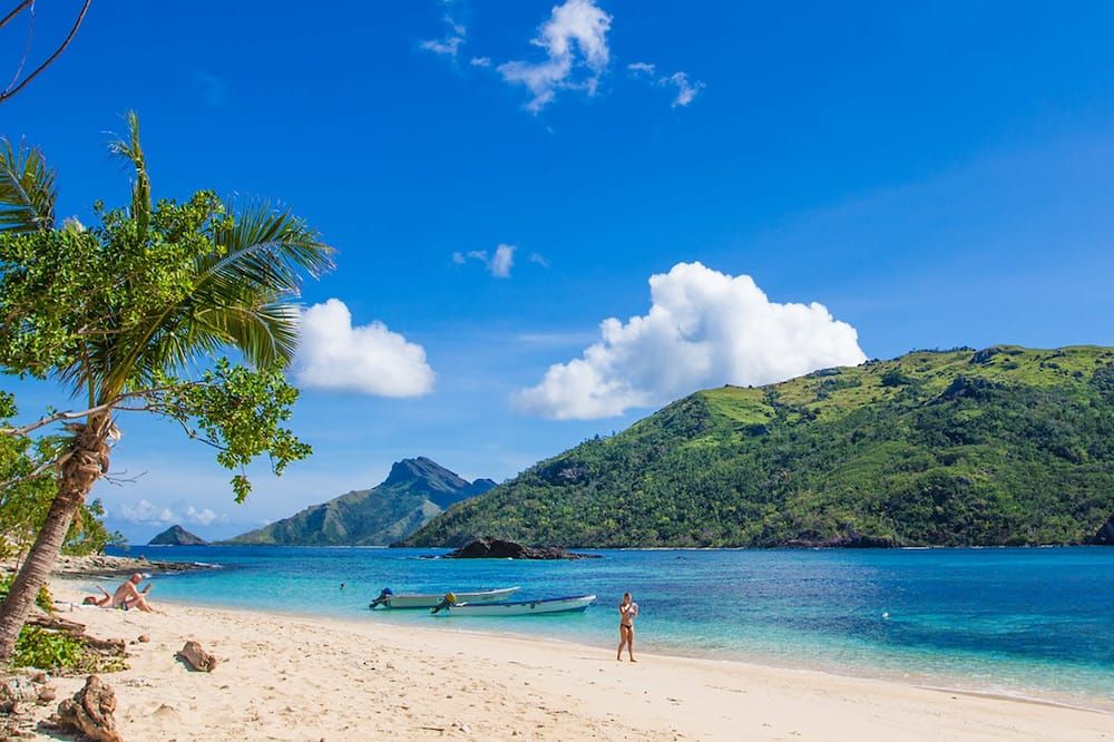 Barefoot Kuata Island Resort - Kuata Island - חוף