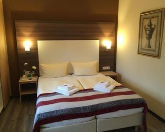 Schroeders Stadtwaldhotel - Trier - Bedroom