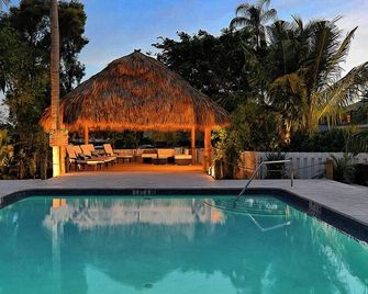 Siesta Key Palms Hotel - Sarasota - Pool