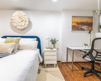 Modern 2-bedroom apartment in chic Bklyn neighborhood - Brooklyn - Bedroom