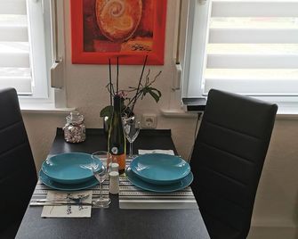 Welcome to the beautiful 3 rivers city with Andrea and Axel br - Hann. Münden - Essbereich