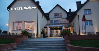 Hotel Bielany - ורוצלב - בניין
