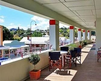 Golden Age Hotel - Omeo - Balkon