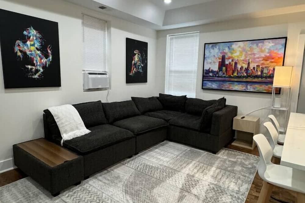 Chic Euro City Getaway- Close to Downtown - שיקאגו - סלון